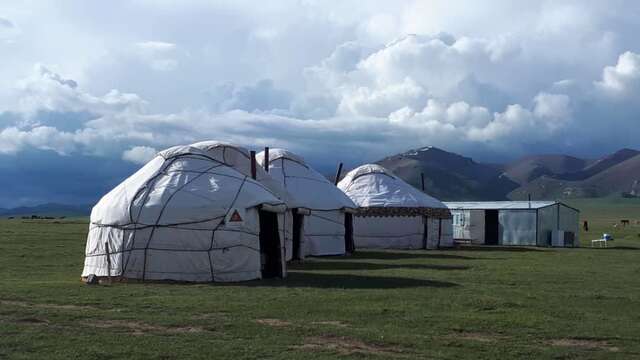 Люкс-шатры Yurt camp Nur in Song-Kol Lake Кочкор-3